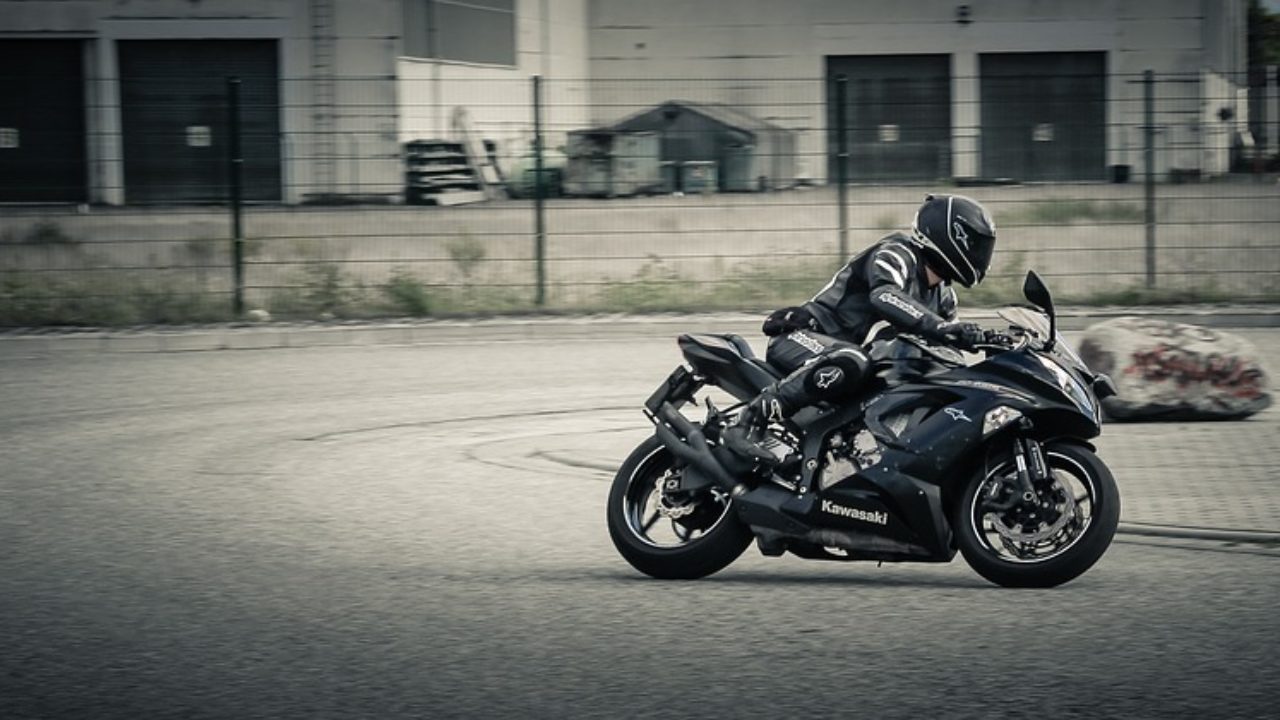 甲本ヒロトのバイク転倒はどこで いつ骨折は治って復帰するの マトメーション